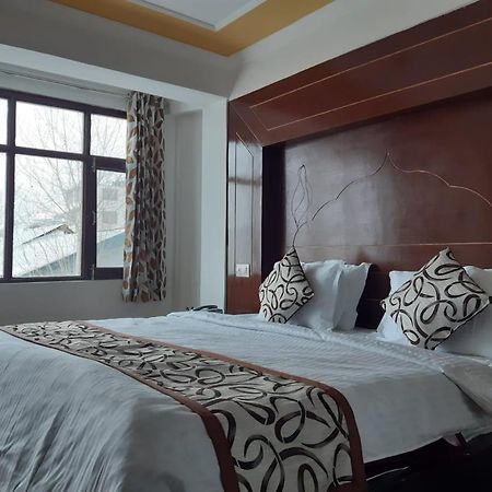 Hotel D Indian Kargil Exterior foto